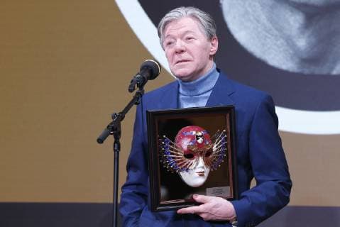 MOSCOW, RUSSIA - MARCH 27, 2019: Russian actor Alexander Zbruyev, who has received a Golden Mask prize for outstanding contribution to the development of dramatic art, during a ceremony at the Bolshoi Theatre. Gavriil Grigorov TASS  TS0A6154