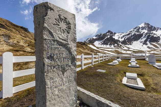South Georgia Island, Grytviken. Explorer Ernest Shakleton s grave site. Credit as Josh Anon Jaynes Gallery DanitaDelimont.com  Copyright: xJoshxAnonx xJaynesxGalleryx AN02 BJA0064