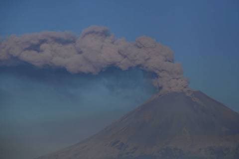 March 28 2019 EUM20190328NAC20 JPG PUEBLA Pue Volcano Volcan Popocatepetl March 28, 2019 Aspect of Popocatepetl Volcano that dawned this Thursday with a cigarette The government of Puebla announced that it has 205 shelters ready in case there is a contingency by the colossus that changed from Phase 2 to 3 its traffic light before the increase of its activity Photo Agency EL UNIVERSAL RCC  - ZUMAu78_ 20190328_zaf_u78_068 Copyright: xOmarxContrerasx