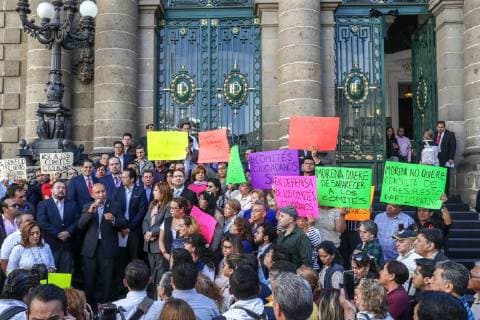 March 28 2019 EUM20190328POL24 JPG CITY OF MEXICO CongressCongress CDMX March 28, 2019 The Congress of Mexico City approves the postponement of the election of citizen committees In the picture the deputies Hector Barrera Marmolejo to the microphone member of the Ci  - ZUMAu78_ 20190328_zaf_u78_082 Copyright: xElxUniversalx