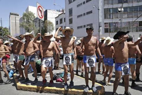 March 28 2019 EUM20190328NAC14 JPG MEXICO CITY Protest Protest CDMX March 28, 2019 Members of the organization 400 Peoples are demonstrating at the crossroads of Reform and Insurgents of this capital in protest against the former governor of Veracruz Miguel Ãngel Yunes Linares Photo Agency THE UNIVERSAL Ivan Stephens RCC  - ZUMAu78_ 20190328_zaf_u78_055 Copyright: xIvanxStephensx