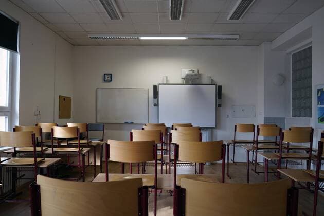 Empty classroom with modern blackboard Karlsbad Czech Republic Europe Copyright: imageBROKER/JirixHubatka ibllid04866445.jpg
