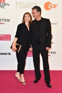 Annette Frier and her husband Johannes Wünsche arriving for the award ceremony of the Golden Camera on 30 03 2019 in Berlin The Golden Camera Award 2019 in Berlin