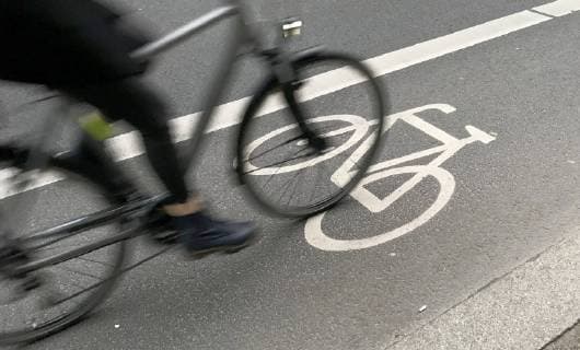 Pictogram of a bicycle marks the cycle path 31 01 2019