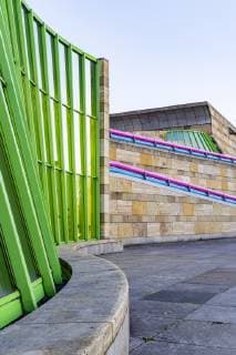 Architektur von James Stirling DEU, Deutschland, Stuttgart, 31.03.2019: - Neue Staatsgalerie Stuttgart. Architekt James Stirling im Stil der Postmodernen Architektur. Das Museum gilt als Meisterwerk dieser Stilrichtung in Deutschland. *** DEU Deutschland Stuttgart 31 03 2019 Neue Staatsgalerie Stuttgart Architect James Stirling in the style of postmodern architecture The museum is regarded as a masterpiece of this style in Germany