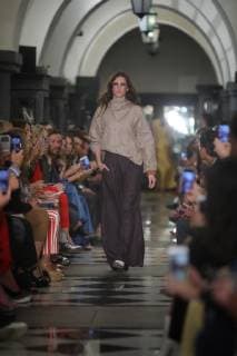 A model presents creations by the Mexican designer Sandra Weil during the Mexico s Fashion Week in Mexico City, Mexico, on 1 April 2019. Mexico s Fashion Week !ACHTUNG: NUR REDAKTIONELLE NUTZUNG!  Copyright: xSashenkaxGutierrezx AME4734 20190402-636897827194250462