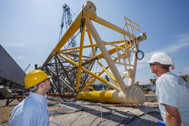 Natural gas platform construction, Izmit, Turkey  Copyright: xAlixKabasx AS37 AKA1680