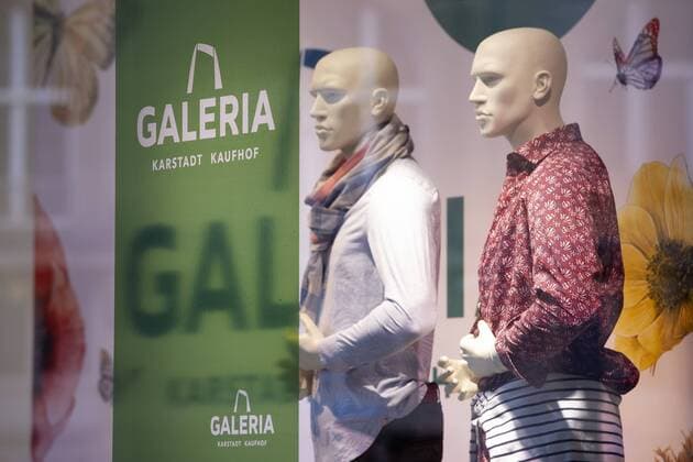 The new company logo in the shop window decoration of the Galeria Karstadt Kaufhof store in Essen Pedestrian zone Willy Brandt Platz 01 04 2019