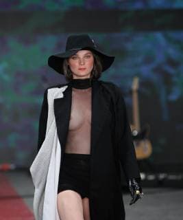 A model shows creations of Mexican brand Amor y Rosas during the Mexico Fashion Week, in Mexico City, Mexico, 2 April 2019. Mexico Fashion Week !ACHTUNG: NUR REDAKTIONELLE NUTZUNG!  Copyright: xMarioxGuzmánx AME5412 20190403-636898668292992543