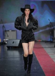 A model shows creations of Mexican brand Amor y Rosas during the Mexico Fashion Week, in Mexico City, Mexico, 2 April 2019. Mexico Fashion Week !ACHTUNG: NUR REDAKTIONELLE NUTZUNG!  Copyright: xMarioxGuzmánx AME5411 20190403-636898668300336386