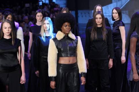 A model shows creations of Mexican designer Lorena Saravia during the Mexico Fashion Week, in Mexico City, Mexico, 2 April 2019. Mexico Fashion Week !ACHTUNG: NUR REDAKTIONELLE NUTZUNG!  Copyright: xMarioxGuzmánx AME5475 20190403-636898711392491754