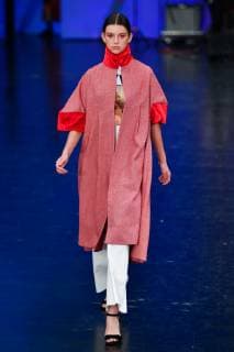 (190403) -- MEXICO CITY, April 3, 2019 (Xinhua) -- A model presents a creation at the Alexia Ulibarri Show during the Mercedes-Benz Fashion Week Mexico City in Mexico City, Mexico, April 2, 2019. (Xinhua Xin Yuewei) MEXICO-MEXICO CITY-FASHION WEEK 