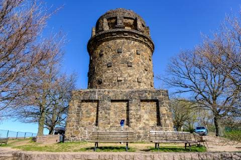 Blick auf den Bismarckturm in Radebeul Sachsen am 01.04.2019. Radebeul *** View of the Bismarck Tower in Radebeul Saxony on 01 04 2019 Radebeul