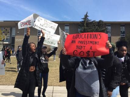 April 4, 2019 - Toronto, ONTARIO, Canada - Students at Newtonbrook Secondary School walked out of class to protest planned education cuts by Premier Doug Ford and the Ontario government on Thursday April 4, 2019 in Toronto, Ontario, Canada. Over 100,000 students from 700 schools from across Ontario walked out of their classrooms to participate in this massive walkout. The protest stems from the announced changes to the education system which includes an almost $100 million cut in job funding, the loss of 18,000 teaching jobs, the modification to the health and physical education curriculum, and an almost 30% increase in high school class sizes. Toronto Canada - ZUMAn230 20190404_zaa_n230_205 Copyright: xCreativexTouchxImagingxLtdx