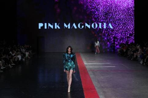 A model presents creations by the Mexican brand Pink Magnolia during the Mexico s Fashion Week, in Mexico City, Mexico, on 4 April 2019. Mexico s Fashion Week !ACHTUNG: NUR REDAKTIONELLE NUTZUNG!  Copyright: xMarioxGuzmánx AME6436 20190405-636900283370319650