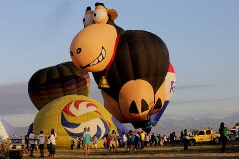 (190405) -- PAMPANGA PROVINCE, April 5, 2019 -- Hot air balloons are seen during the Lubao International Balloon and Music Festival 2019 in Pampanga Province, the Philippines, April 5, 2019. The annual Lubao International Balloon and Music Festival takes place here from April 5 to 7, featuring musical performances, fireworks displays, more than 30 local and international hot air balloons and a wide variety of aerial activities. ) PHILIPPINES-PAMPANGA-HOT AIR BALLOON-FESTIVAL ROUELLExUMALI 