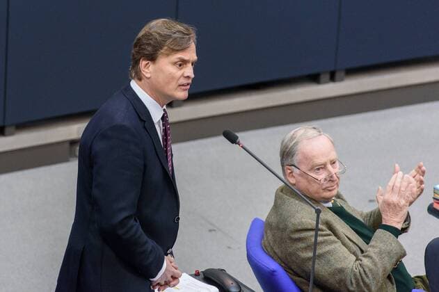 Berlin Bundestag debate on the protection of the constitution in Germany Berlin 05 04 2019 Bernd Baumann Parliamentary Managing Director of the AfD Bundestag faction and Alexander Gauland Group Chairman of the AFD Bundestag faction during the debate in the Bundestag on the protection of the constitution in Germany Berlin Bundestag Berlin Germany