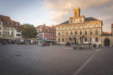 Germany, Weimar, view to city hall with market square in the foreground  KEBF01018