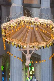 Europe, Spain, Barcelona, Sagrada Familia, crucifix on altar  Copyright: xLisaxS.xEngelbrechtx EU27 LEN0035