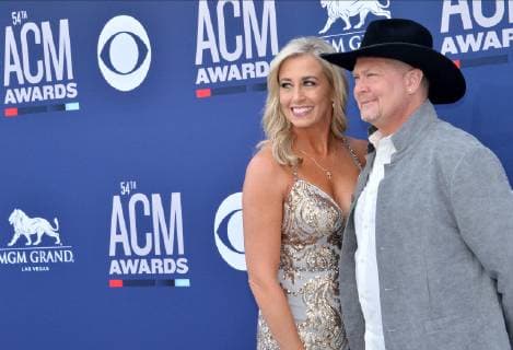 (L-R) Becca Lawrence and Tracy Lawrence attend the 54th annual Academy of Country Music Awards held at the MGM Grand Garden Arena in Las Vegas, Nevada on April 7, 2019. The show will broadcast live on CBS.  LAP20190407135 JIMxRUYMEN