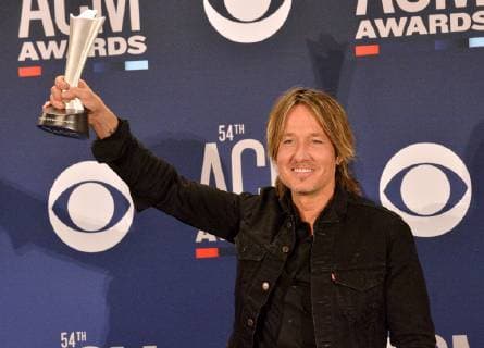 Keith Urban, winner of the award for Entertainer of the Year, appears backstage at the 54th annual Academy of Country Music Awards held at the MGM Grand Garden Arena in Las Vegas, Nevada on April 7, 2019. The show will broadcast live on CBS.  LAP20190407511 JIMxRUYMEN