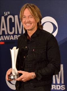Keith Urban, winner of the award for Entertainer of the Year, appears backstage at the 54th annual Academy of Country Music Awards held at the MGM Grand Garden Arena in Las Vegas, Nevada on April 7, 2019. The show will broadcast live on CBS.  LAP20190407509 JIMxRUYMEN