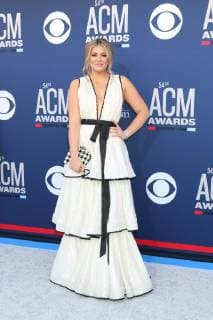 LAS VEGAS - APR 7: Lauren Alaina at the 54th Academy of Country Music Awards at the MGM Grand Garden Arena on April 7, 2019 in Las Vegas, NV  Copyright: xHutchinsxPhotox xIPAx xHutchinsxPhotox