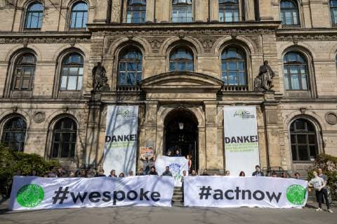 FridaysForFuture PK Students of the Fridays for Future movement present their demands on politics at a press conference at the Berlin Museum of Natural History Activists of Fridaysforfuture demonstrate in front of the museum under the motto wespoke actnow Berlin Berlin Germany