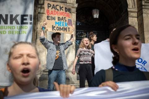 FridaysForFuture PK Students of the Fridays for Future movement present their demands on politics at a press conference at the Berlin Museum of Natural History Activists of Fridaysforfuture demonstrate in front of the museum under the motto wespoke actnow Berlin Berlin Germany