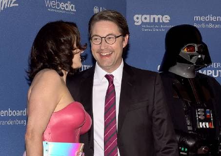 09 04 2019 xlakx Entertainment eSports Award of the German Computer Game Prize 2019 emspor v l Dorothee Bär MdB Minister of State for Digitisation and Steffen Seibert Government Spokesman of the German Federal Government State Secretary at the German Computer Game Prize 2019 in the Admiralspalast Berlin Berlin