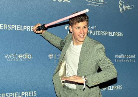 09 04 2019 xlakx Entertainment eSports Award of the German Computer Game Prize 2019 emspor v l Lukas Sauer Actor and model at the German Computer Game Prize 2019 in the Admiralspalast Berlin Berlin