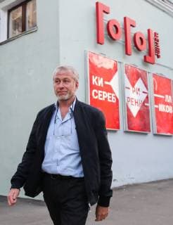 MOSCOW, RUSSIA - APRIL 11, 2019: Russian businessman Roman Abramovich by the Gogol Center Theatre. Sergei Bobylev TASS  TS0A7DEE