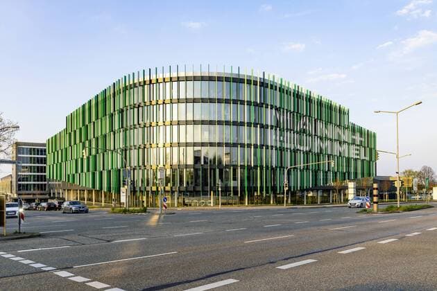 DEU, Deutschland, Ludwigsburg, 11.04.2019 - Filterspezialist Mann und Hummel aus Ludwigsburg streicht 1200 Stellen, davon 300 in Deutschland. Zuletzt beschäftigte das Unternehmen weltweit rund 20.000 Mitarbeiter. *** DEU Germany Ludwigsburg 11 04 2019 Filter specialist Mann und Hummel from Ludwigsburg cuts 1200 jobs of which 300 in Germany The company last employed around 20,000 people worldwide
