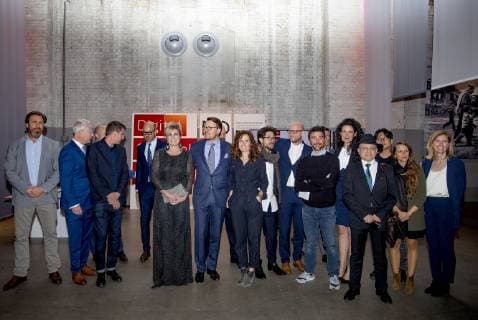 11-04-2019 Amsterdam Prince Constantijn and Princess Laurentien during the World Press Photo 2018 award at the Westergasfabriek in Amsterdam. 6 photos were nominated for the World Press Photo Photo of the Year: victims of an alleged poison gas attack in Syria (Mohammed Badra), the Almajiri boy (Marco Gualazzini), pregnancy after FARC pregnancy band (Catalina Martin-Chico), the disappearance of Jamal Khashoggi (Chris McGrath), crying girl on the border (John Moore) and Akashinga - the brave (Brent Stirton). The annual World Press Photo competition rewards professional photographers for the best photos taken in visual journalism last year. This year a total of 78,801 photos were submitted by 4,738 photographers from 128 countries  Copyright: xPPEx