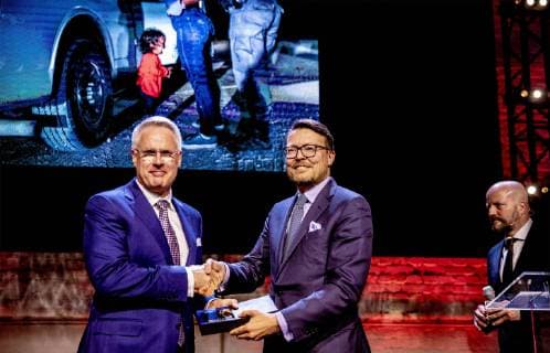 11-04-2019 Amsterdam Prince Constantijn with the winner of the World Press Photo, John Moore, who won with his photo of the ‘’Crying Girl on the Border’’ during the World Press Photo 2018 award at the Westergasfabriek in Amsterdam.  Copyright: xPPEx