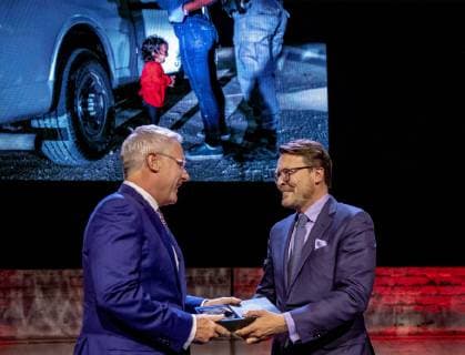11-04-2019 Amsterdam Prince Constantijn with the winner of the World Press Photo, John Moore, who won with his photo of the ‘’Crying Girl on the Border’’ during the World Press Photo 2018 award at the Westergasfabriek in Amsterdam.  Copyright: xPPEx