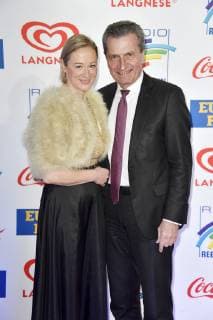 Günther H Oettinger with his partner Friederike Beyer at the presentation of the 22 Radio Rainbow Award 2019 in the Europa Park Arena Rust 12 04 2019 Foto:xF.xKernx xFuturexImage