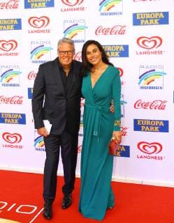 Rust Radio Regenbogen Award 2019 Radio Regenbogen Award 2019 Heiner Kamps with accompaniment at the Radio Regenbogen Award on the red carpet Copyright: xEIBNER Peter_Aukthunx EP_AUT
