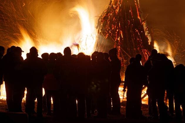 In Elbingerode in the district resin Saxonia Anhalt burns an Easter fire with the custom in the resin annually the winter is driven out Easter fire have here for centuries tradition in some places burn on the Easter Saturday even several Elbingerode Saxonia Anhalt Germany