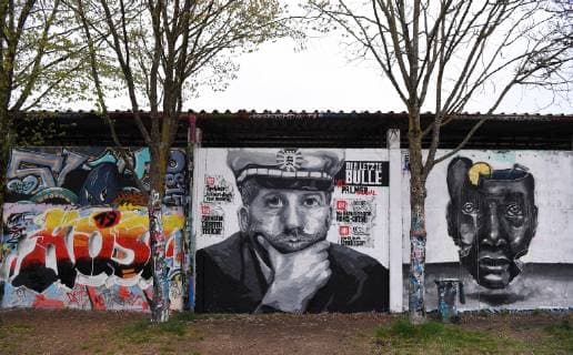 Tuebingen 13 04 2019 The last bull a Grafitti Portrait of Tuebingens mayor Boris Palmer The Greens on a legal graffiti wall in Tuebingen with Bildzeitung Headlines ULMER Pressebildagentur