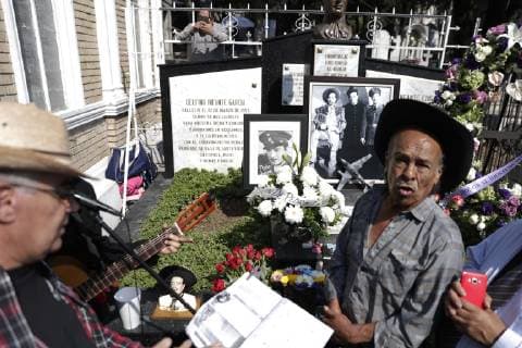 April 15 2019 EUM20190415ESP04 JPG CIUDAD DE MEXICO Aniversary Aniversary Pedro Infante This Monday April 15, 2019 is the sorrowful tribute to Pedro Infante in the pantheon Jardin de la Ciudad de Mexico The singer and actor considered an idol died a day like today but 1957 Photo Agency EL UNIVERSAL Ivan Stephens RDB  - ZUMAu78_ 20190415_zaf_u78_007 Copyright: xIvanxStephensx