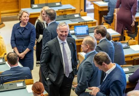 Tallinn, 15.04.2019 Kaja Kallas esitas riigikogule oma valitsemise alused ning küsis volitusi valitsuse moodustamiseks. Pildil Siim Kallas, Ants Laaneots. Reform chairwoman Kaja Kallas was not granted authority to form a government. FOTO: MIHKEL MARIPUU EESTI MEEDIA TALLINN HARJUMAA ESTONIA  Copyright: xMihkelxMaripuux