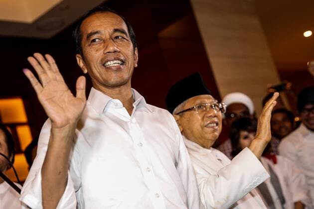 News Themen der Woche KW16 News Bilder des Tages April 17, 2019 - Jakarta, Indonesia - Indonesia s President Joko Widodo speaks at a press conference after a quick count result during the Indonesian elections in Jakarta, Indonesia on April 17, 2019. Joko Widodo was on track to be re-elected as president of the world s third-biggest democracy on April 17 with pollsters giving him a wide lead over rival Prabowo Subianto, an ex-general. Jakarta Indonesia  - ZUMAn230 20190417_zaa_n230_220 Copyright: xAndrewxGalx