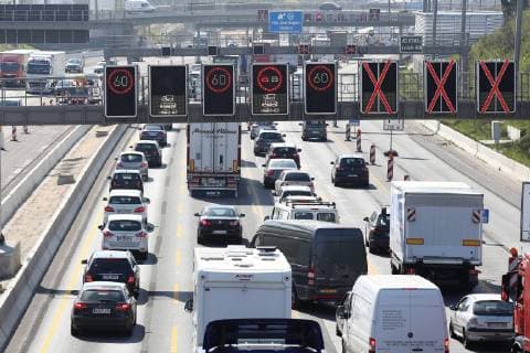 Traffic jam on motorway in Hamburg 18 04 2019 DEU Deutschland Hamburg Vehicles jam on motorway 7 A7 towards south Hamburg Hamburg Deutschland