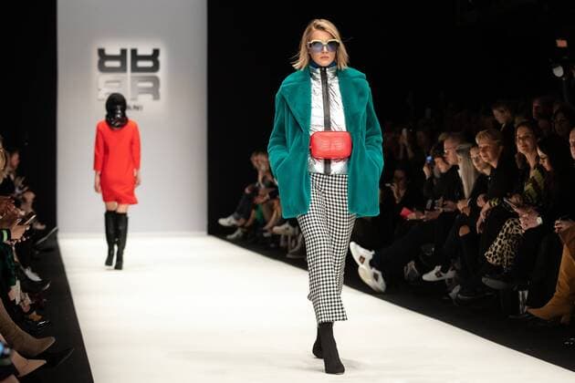 Mercedes Benz Fashionweek 2019 Model on the catwalk of the RIANI Fashion Show Fall Winter 2019 on 16 01 19 in Berlin Berlin MBFW E Werk Berlin Deutschland RNMS