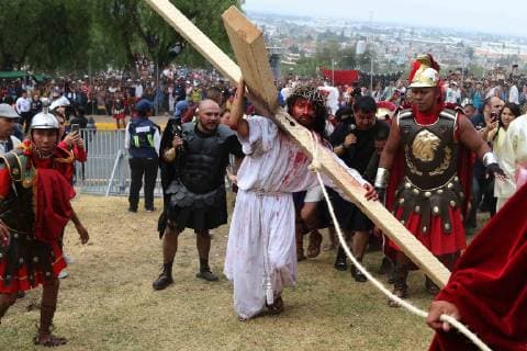 Mexiko, jährliche Passionsspiele in Iztapalapa April 19, 2019 - EUM20190419REL17.JPG .CIUDAD DE MEXICO. ReligionReligion-Viacrucis.- 19 de abril de 2019. Aspectos de la escenificacion 176 de la Pasion de Cristo en Iztapalapa, como parte de la tradicion catolica de Semana Santa. Foto: Agencia EL UNIVERSALCarlos MejiaEELG  - ZUMAu78_ 20190419_zaf_u78_032 Copyright: xElxUniversalx