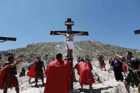 Mexiko, jährliche Passionsspiele in Iztapalapa April 19, 2019 - Ciudad JuaRez, Chihuahua, Mexico - EUM20190419REL23.JPG .CIUDAD JUÃREZ, Chih. ReligionReligion-Viacrucis.- 19 de abril de 2019. Aspectos de la representacion del Viacrucis organizado por la Parroquia de Santa Maria de la Montana, que se ha llevado a cabo por 24 anos consecutivos. Foto: Agencia EL UNIVERSALEELG Ciudad JuaRez México  - ZUMAu78_ 20190419_zaf_u78_044 Copyright: xElxUniversalx