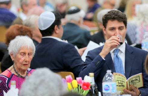 April 19, 2019 - Toronto, ONTARIO, Canada - Canadian Prime Minister Justin Trudeau participates in a Passover seder with members of the Jewish community on April 19, 2019 in North York, Ontario, Canada. Toronto Canada  - ZUMAn230 20190419_zaa_n230_641 Copyright: xCreativexTouchxImagingxLtdx