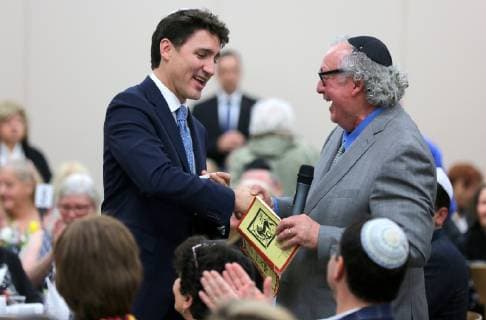 April 19, 2019 - Toronto, ONTARIO, Canada - Canadian Prime Minister Justin Trudeau participates in a Passover seder with members of the Jewish community on April 19, 2019 in North York, Ontario, Canada. Toronto Canada  - ZUMAn230 20190419_zaa_n230_632 Copyright: xCreativexTouchxImagingxLtdx