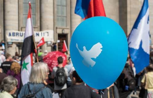 About a thousand opponents of armam Copyright: epd-bild ChristianxDitsch EDITORIAL USE ONLY